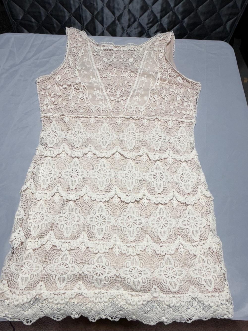 Jennifer Lopez Cream Crochet Shift Dress - Picture 5 of 5